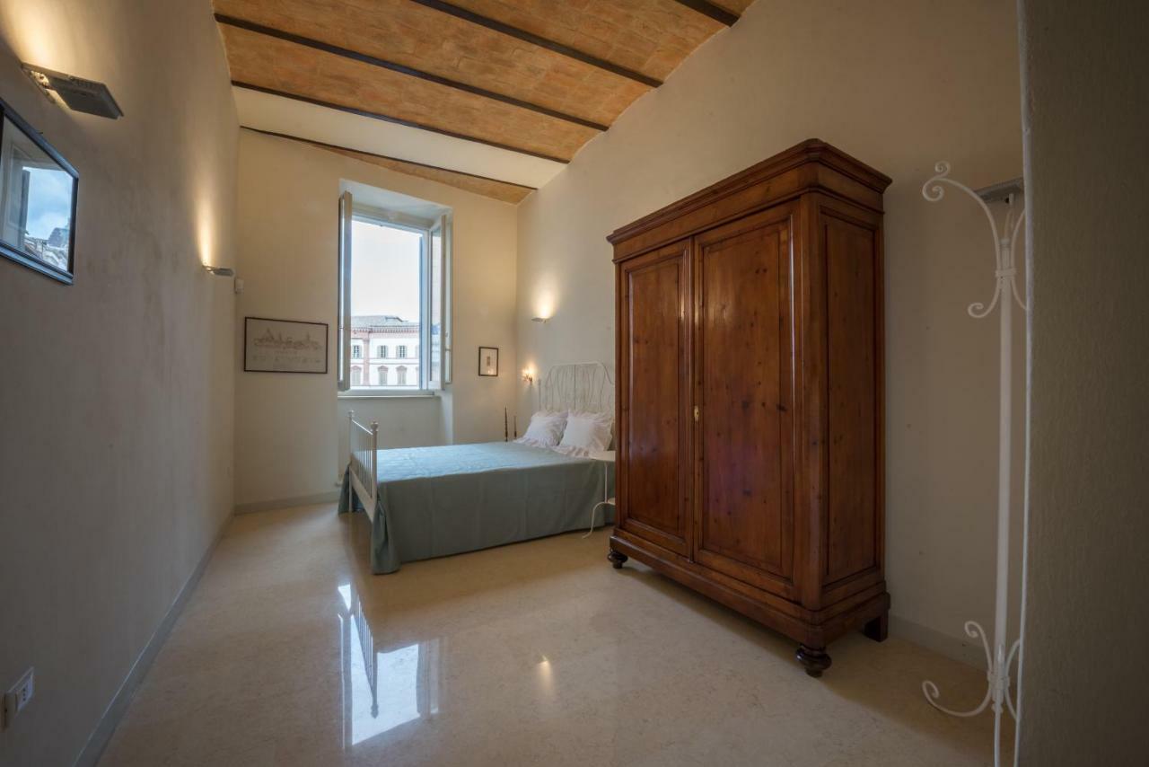La Residenza In Piazza Grande Apartment Foligno Bagian luar foto